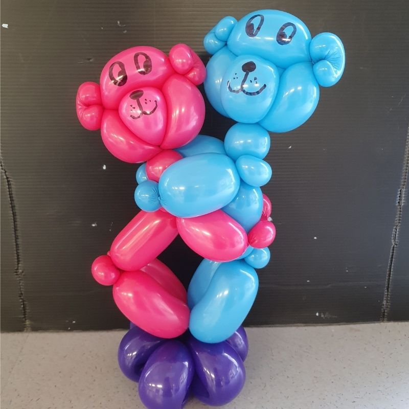 Balloon teddy model hugging