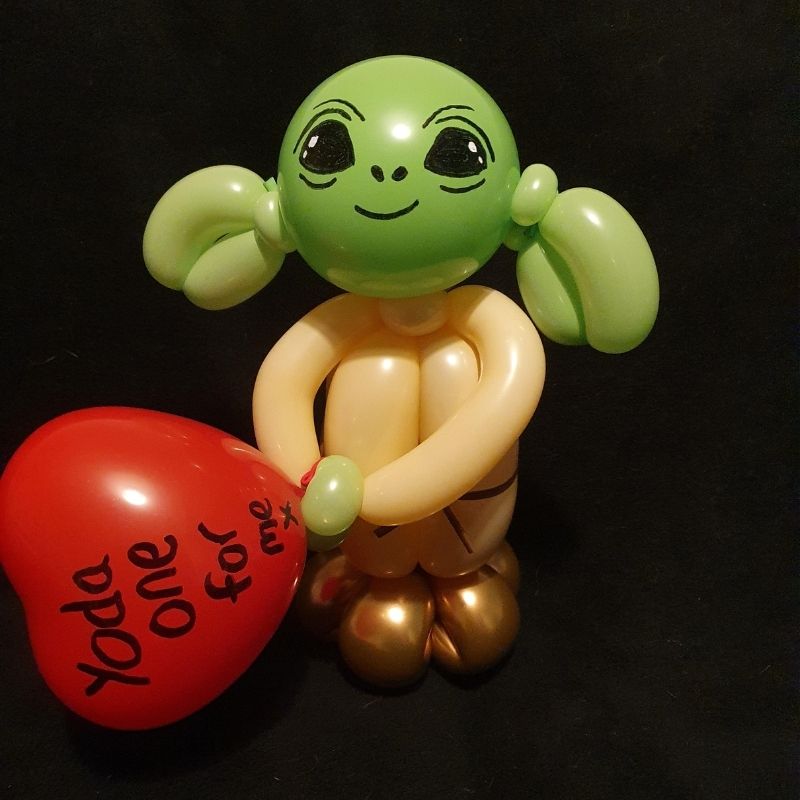 Valentine baby yoda balloon